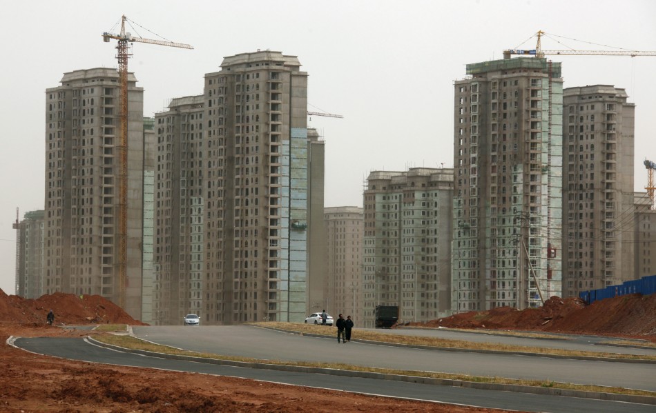 China's Ghost Towns: Deserted Cities Raise Fears Of Debt Crisis [PHOTOS]