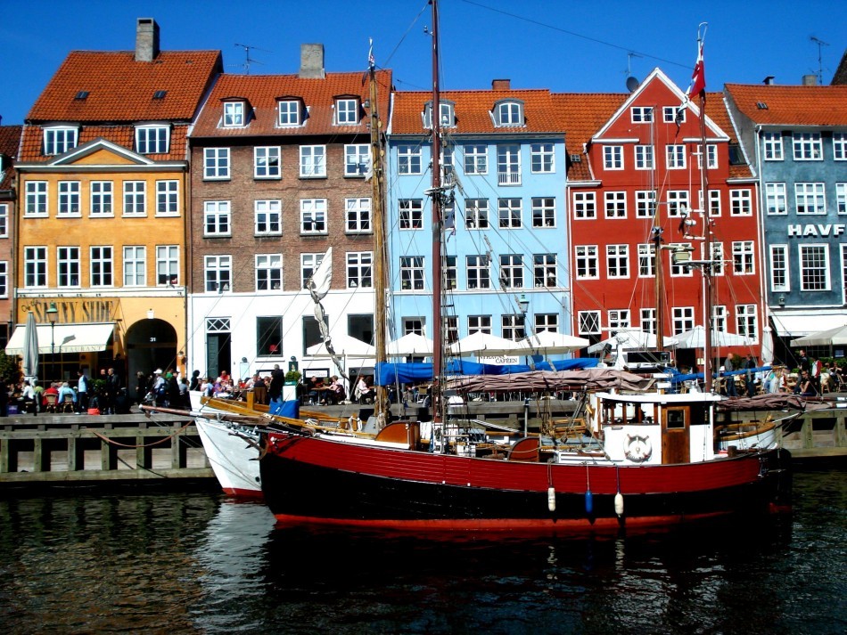 GPI Score: 1.207
Perceived Criminality in Society: 2
Homicides: 1
Jailed Population: 1
Access to Weapons: 1
Political Instability: 1
Pictured: Nyhavn Port,Copenhaguen
2.Denmark