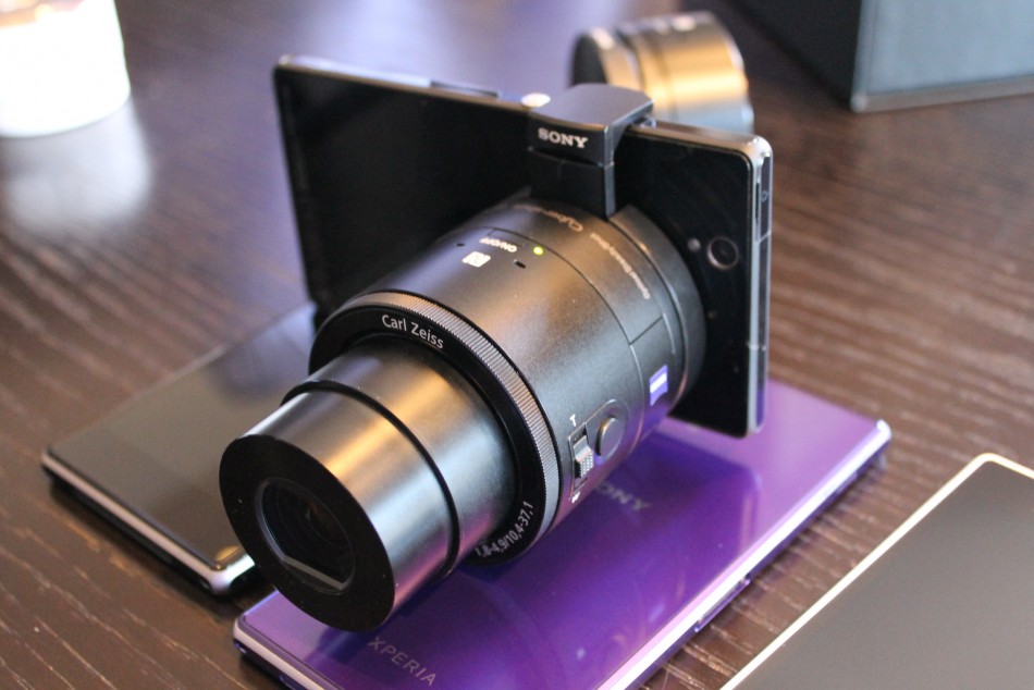 Sony Announces QX10 and QX100 WiFi Lens Style Camera Attachment for