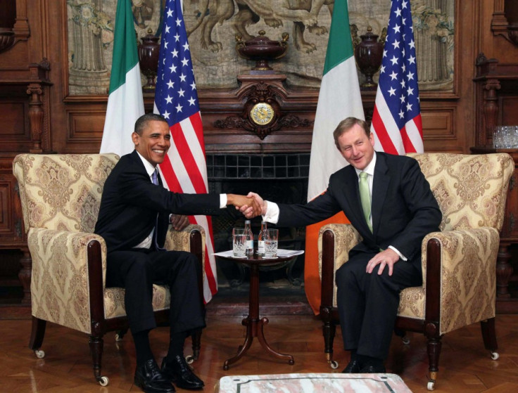 U.S. President Barack Obama poses with Ireland&#039;s Prime Minister Enda Kenny during their meeting in Farmleigh near Dublin