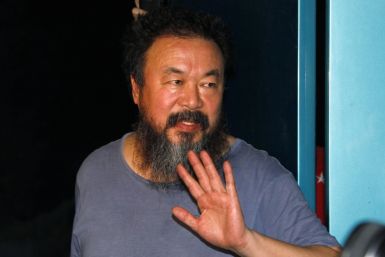 [PHOTOS] China artist Ai Weiwei freed on bail
