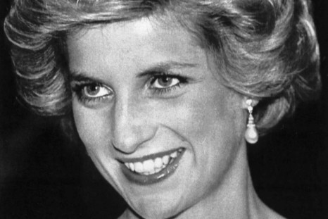 Princess Diana smiles wearing a Cambridge tiara during a dinner and a reception at the British Embassy in Washington, DC