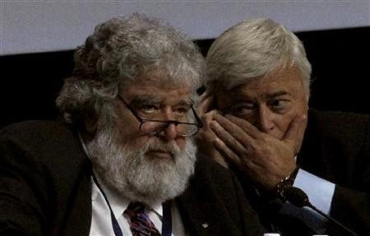 FIFA executive members Chuck Blazer (L) of the U.S and Ricardo Teixera of Brazil attend the 61st FIFA congress at the Hallenstadion in Zurich June 1, 2011.