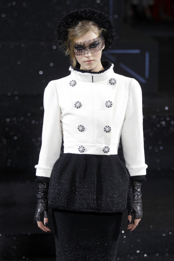 Chanel Haute Couture Fall-Winter 2011/2012 fashion show