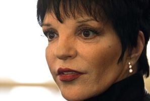 Singer and actress Liza Minnelli attends a ceremony