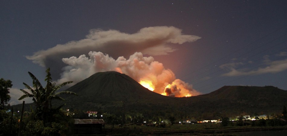 Indonesia: Volcano Eruption Forces Thousands To Flee