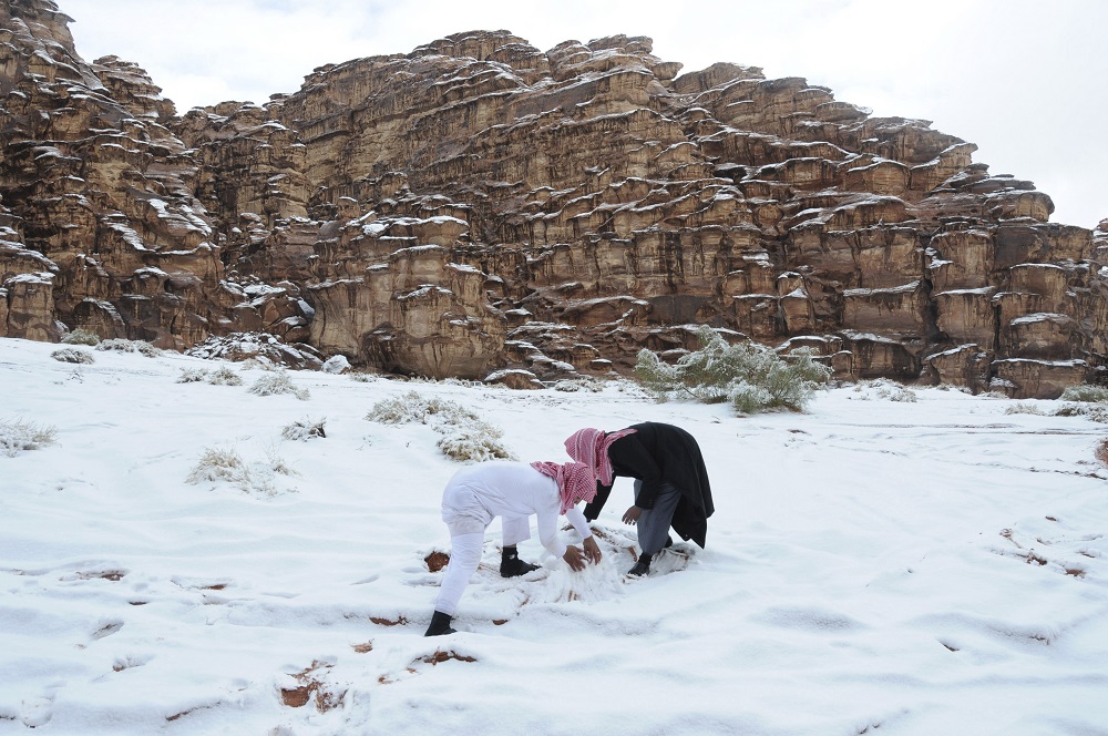 Saudi Arabia's Winter Wonderland: Snowstorm Alexa Turns Desert White ...