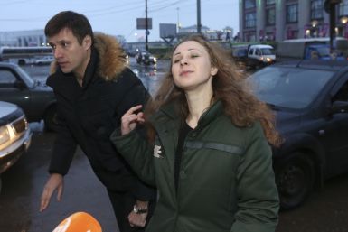 Pussy Riot member Maria Alyokhina freed