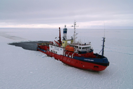 Ship Trapped in Antarctic Awaits Rescue