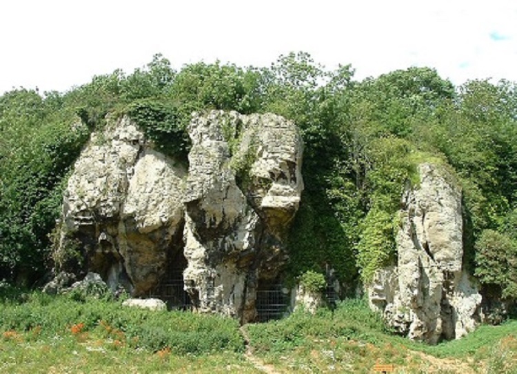 The 10 Most Mysterious Ancient Sites In Britain PHOTOS   Creswell Crags Cave Dwelling Rock Carvings 