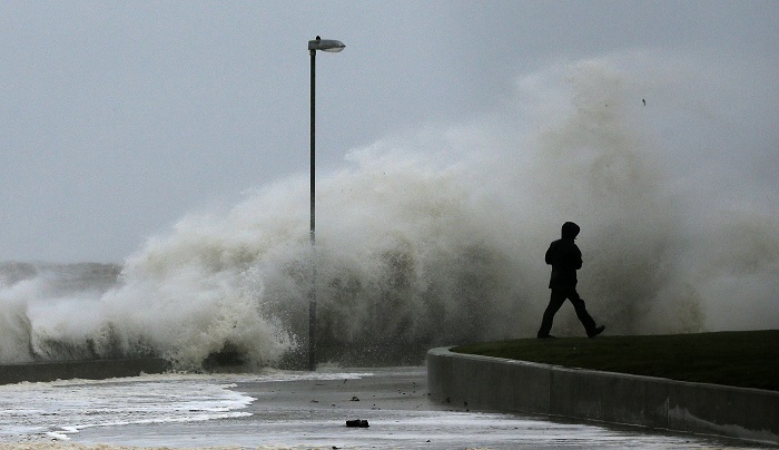 UK Storms Bring Widespread Disruption And Damage [PHOTOS/VIDEO]