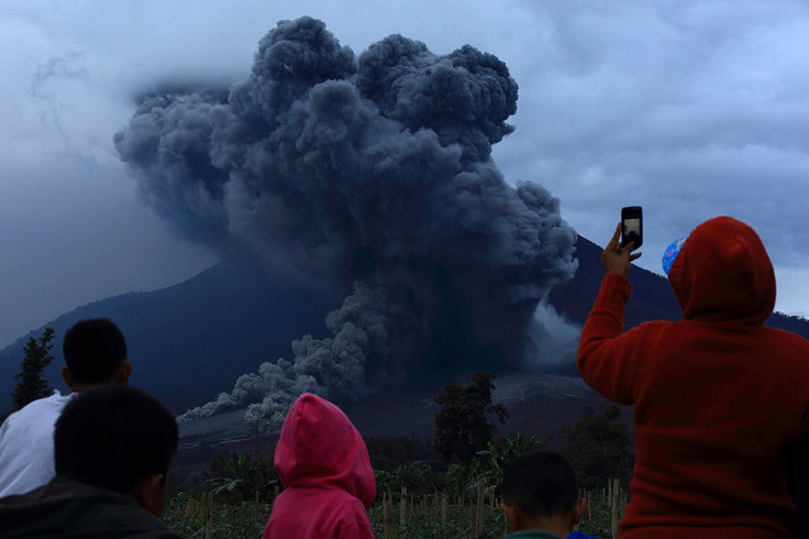 sinabung photos