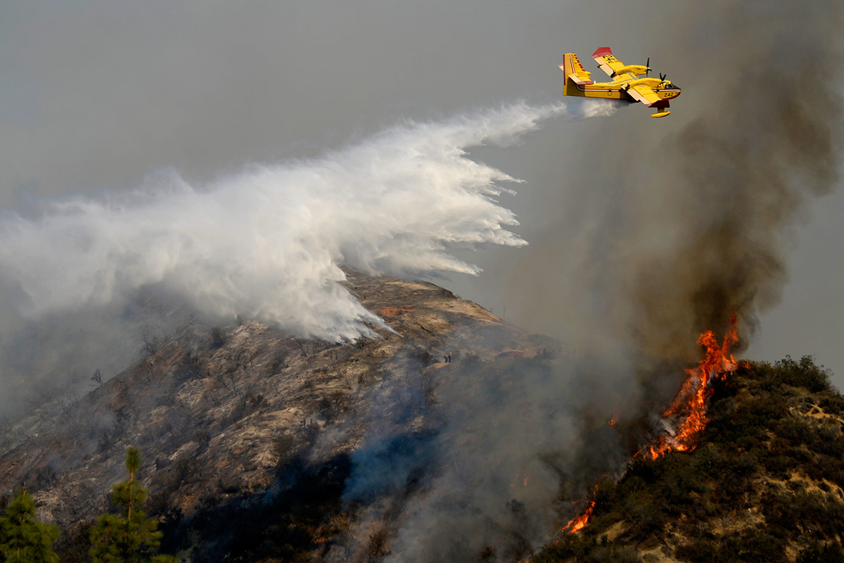 california fires plane