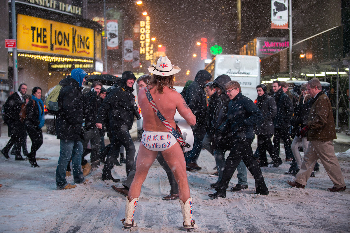 US weather naked cowboy