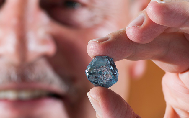 Rare 29 Carat Blue Diamond Discovered In South African Mine [PHOTOS]