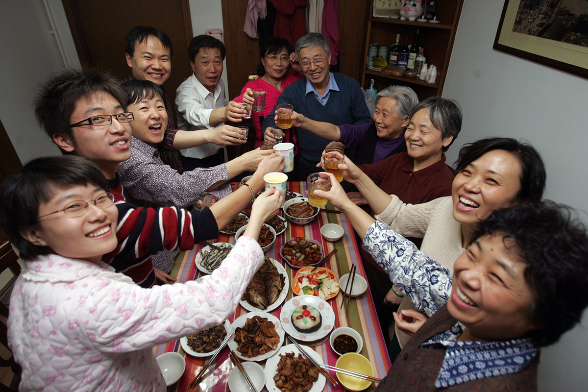 chinese new year dinner with family