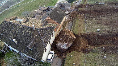 Image of the boulder that stopped just feet away from a house in Ronci Termeno. Image of the boulder that stopped just feet away from a house in Ronci Termeno.