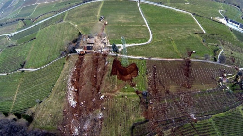 Aerial view of the path followed by the boulders. Aerial view of the path followed by the boulders.
