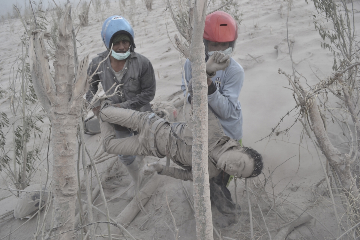 Shocking Photos of Indonesian Volcano Mount Sinabung's Devastation ...