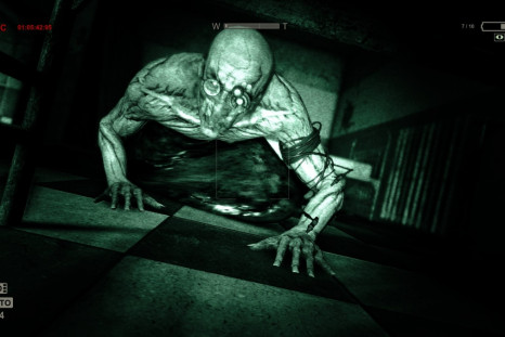 Outlast Review PS4