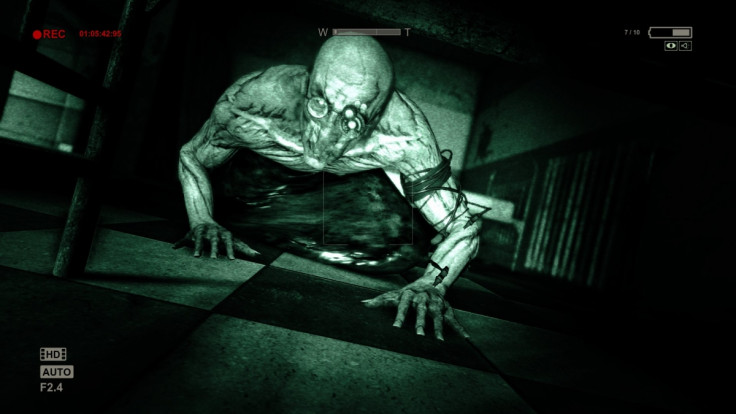 Outlast Review PS4