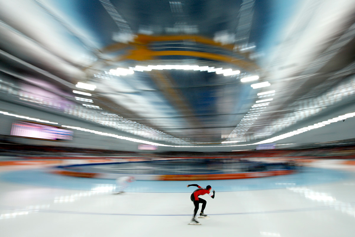 speed skating blur