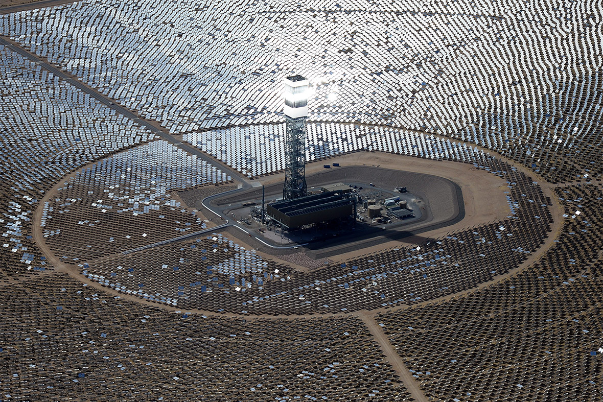 Mirrors In The Desert Photos Of The Ivanpah Solar Electric Generating System Ibtimes Uk