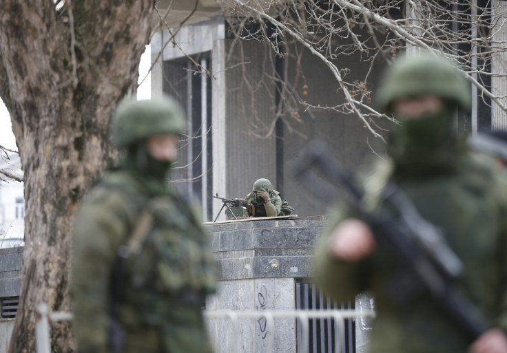 Ukraine: Crimea PM claims control of armed forces