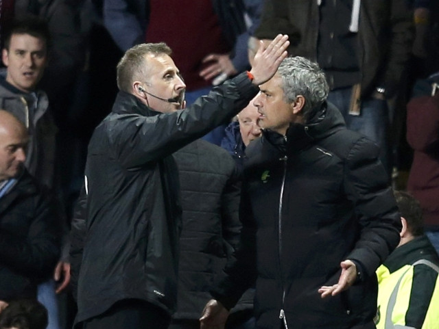 Mourinho Calls Referee into Question over Villa Loss Mourinho Calls Referee into Question over Villa Loss