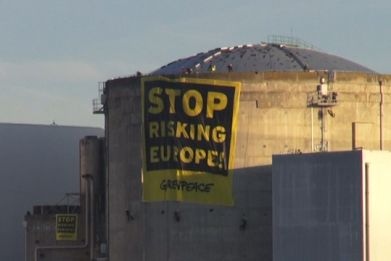 Greenpeace Activists Break Into French Nuclear Plant