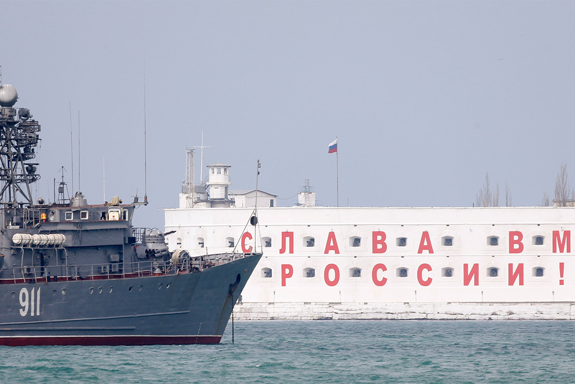 russia block harbour