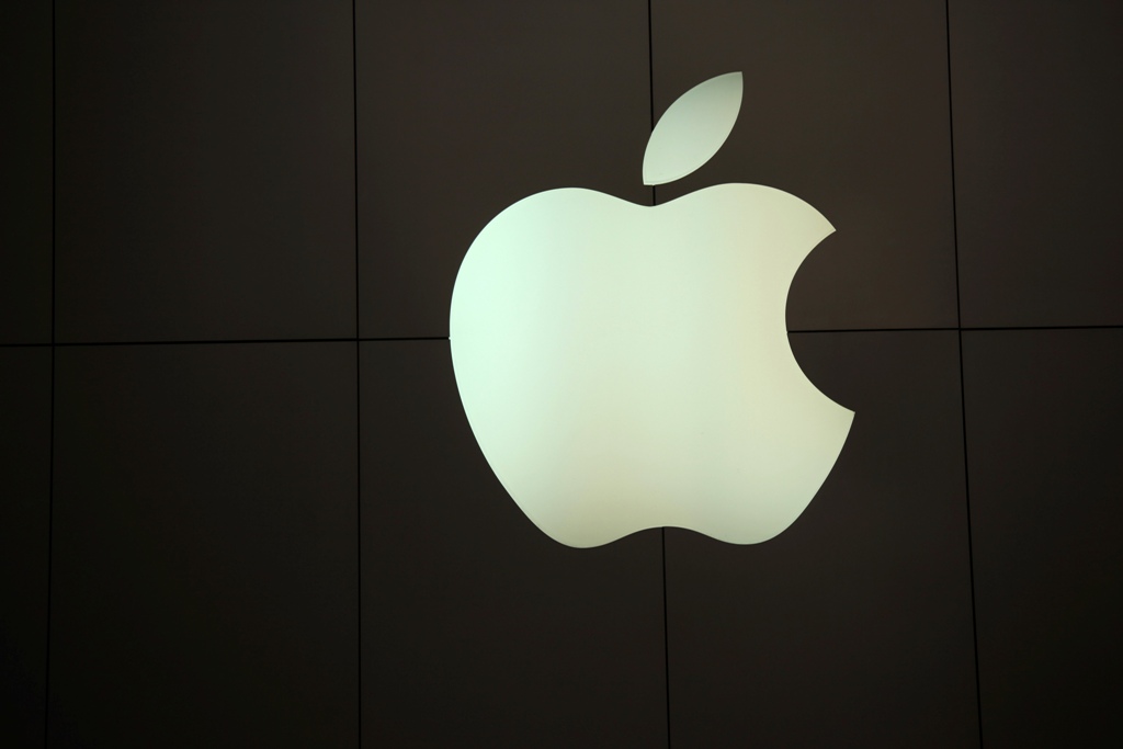 Apple Shares Pass $100 Mark Ahead of iPhone 6 and iWatch ...