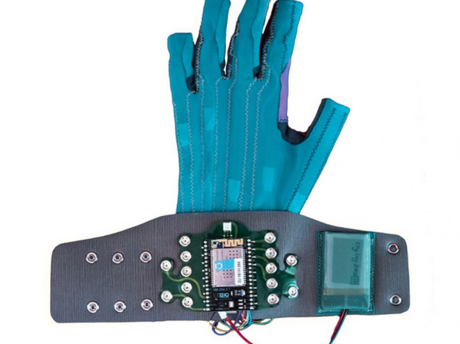 Imogen Heap's Mi.Mu gloves can control sounds and create audio effects with the swipe of a finger Imogen Heap's Mi.Mu gloves can control sounds and create audio effects with the swipe of a finger