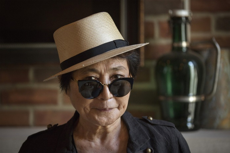Yoko Ono's mystical musings on Twitter have become the target of Judy Murray's acerbic attacks.