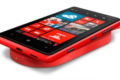 Nokia Lumia 930 Wireless Charging for Free
