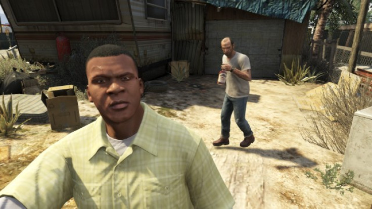 GTA 5: Gamers Investigate Weird Explosions in Sandy Shores