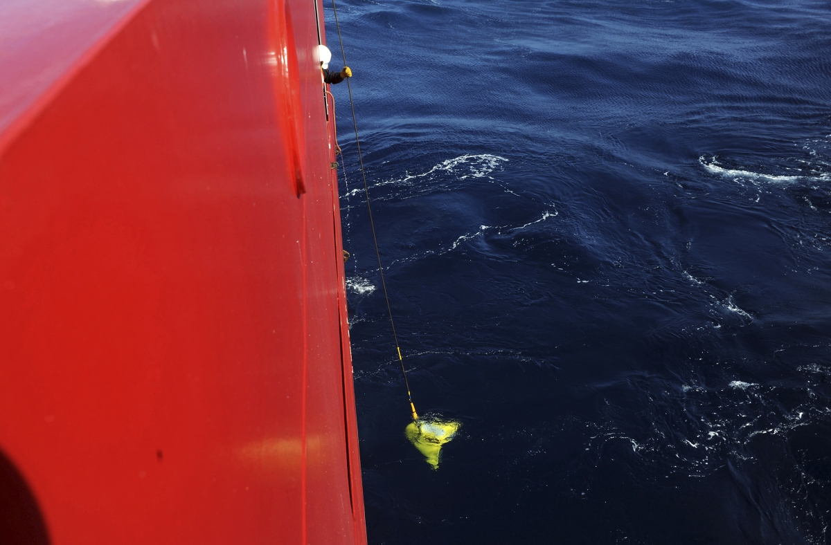 Malaysia Airlines MH370: Underwater Hunt For Black Box Starts | IBTimes UK