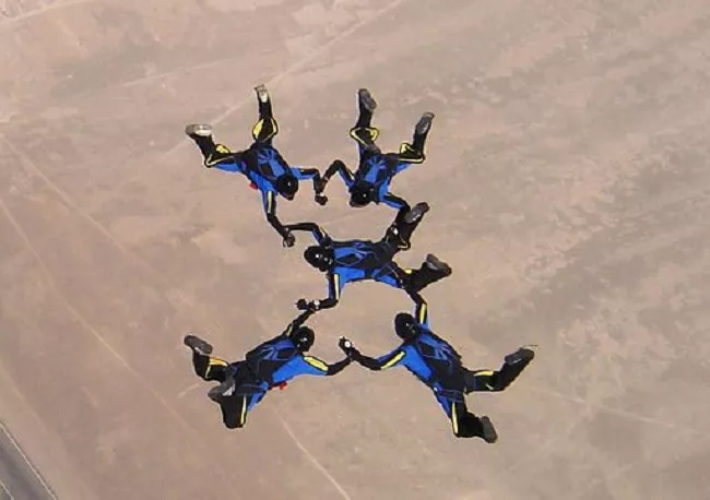 British base jumper dies after parachute fails to open in Italy - Vimarsana News