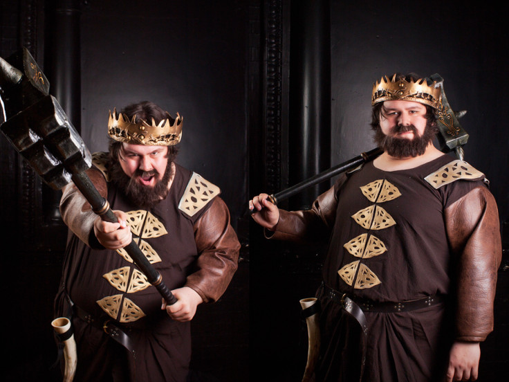 Sjbonnar as Robert Baratheon