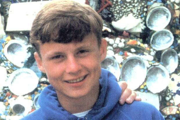 Four people, including one woman, are still being held over the disappearence of Lee Boxell in 1988
