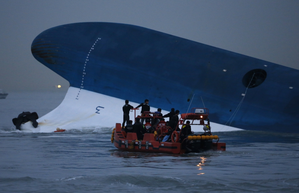 South Korea Ferry Capsize: Four Dead And 55 Injured As 280 Remain ...