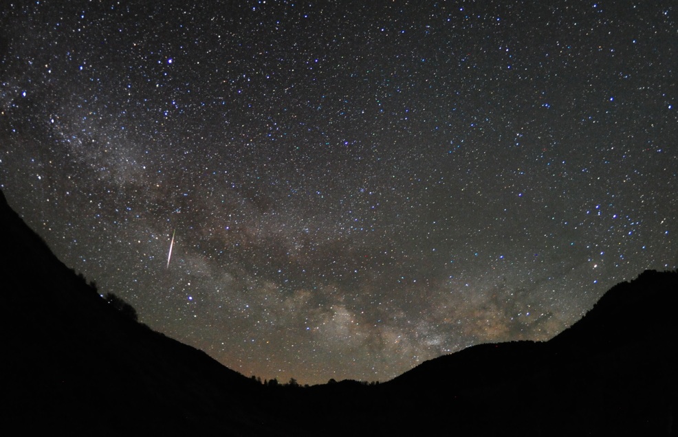 Lyrids Meteor Shower 2014 Peaks Tonight Where To Watch Shooting Stars Online