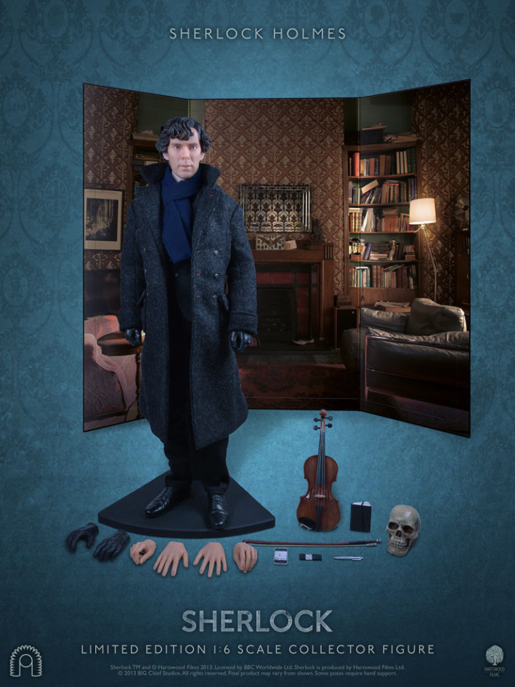 Sherlock Holmes collector's figure with four pairs of interchangeable hands