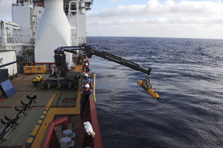 Missing Malaysia Airlines flight MH370 and search in Indian Ocean Missing Malaysia Airlines flight MH370 and search in Indian Ocean