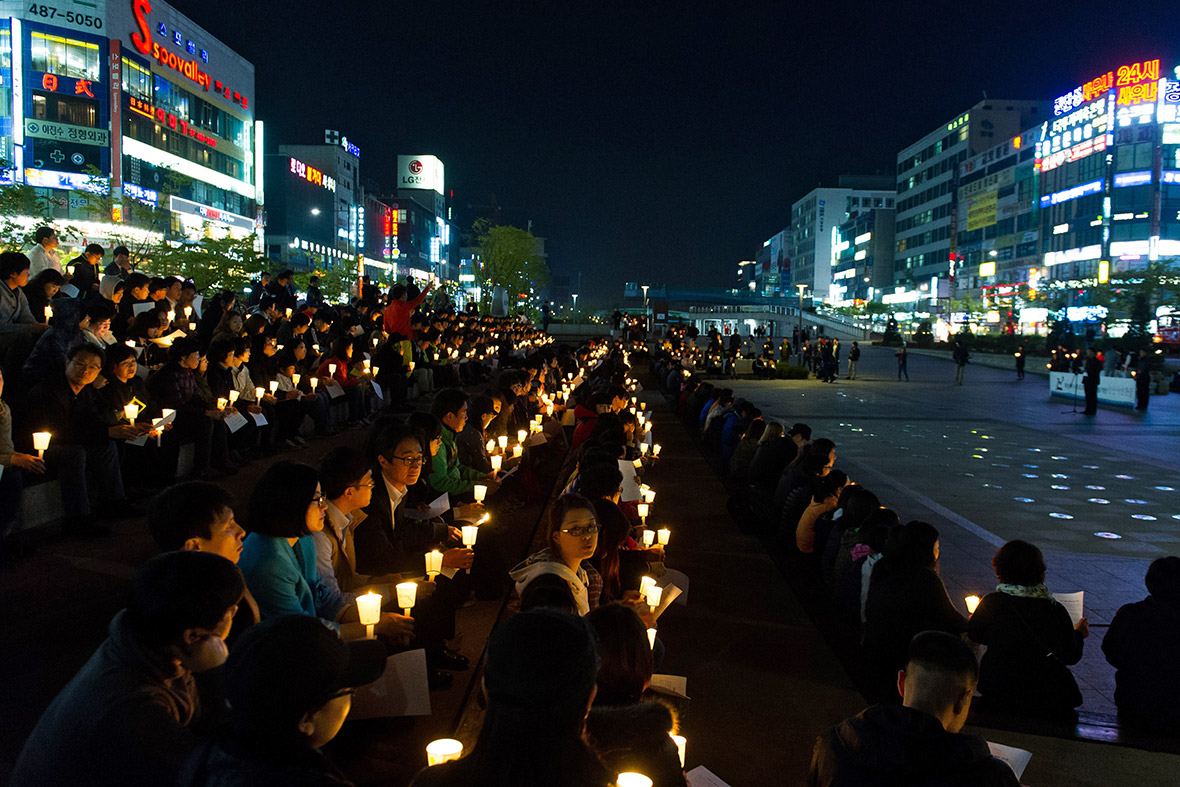 Korea 16. Ночной Ансан. Ансан ночью. 2014 4 16 В Корее. Ансан прибор Южная Корея.