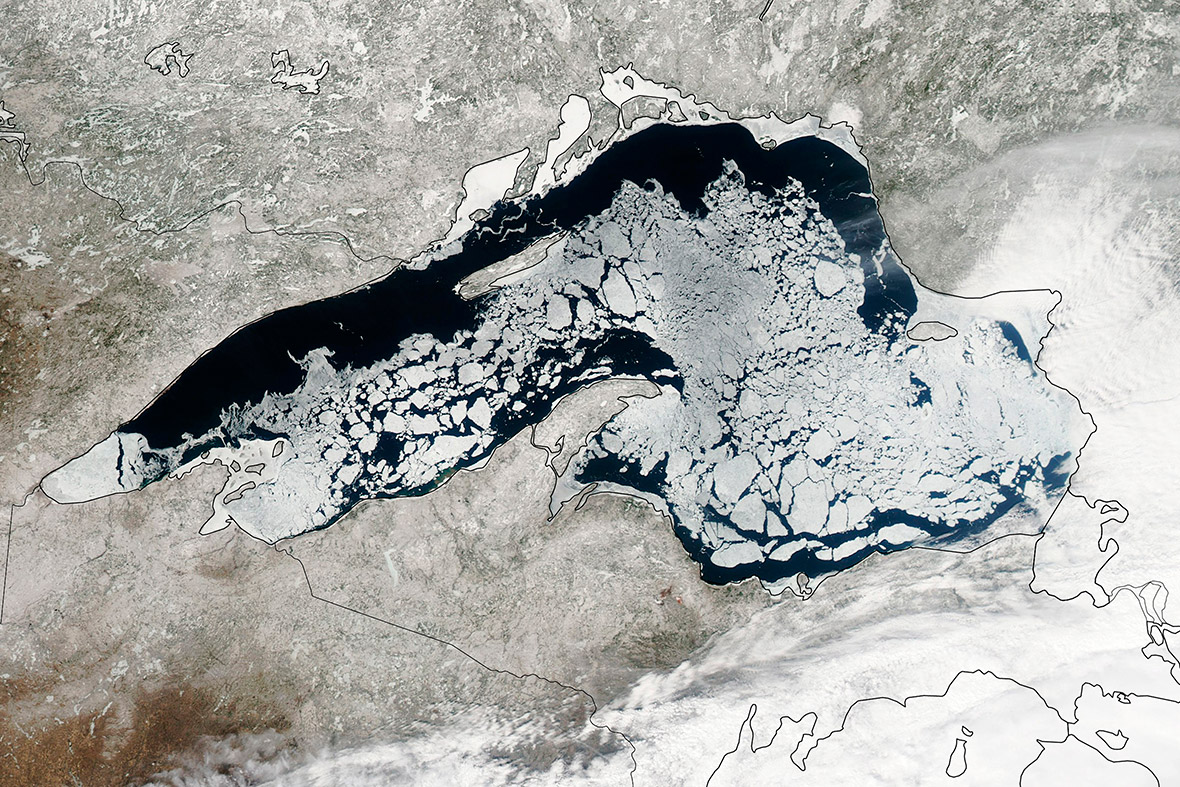 lake superior ice