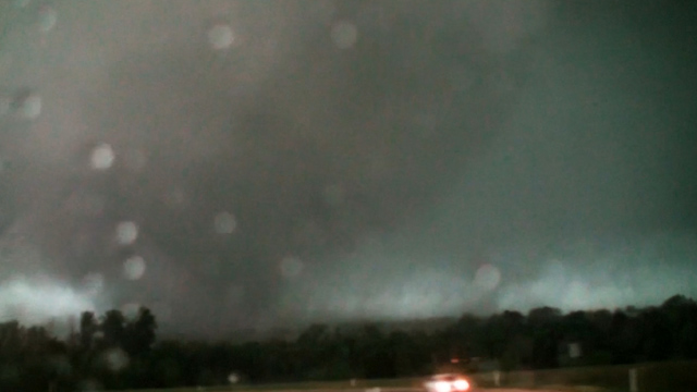 Dramatic Video Shows Tornado Ripping Through Mississippi | IBTimes UK