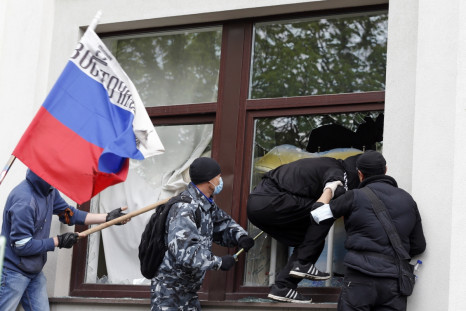 Ukraine Russia Luhansk Storm Government HQ