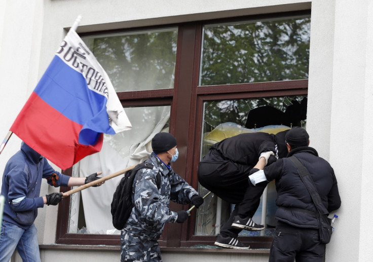 Ukraine Russia Luhansk Storm Government HQ