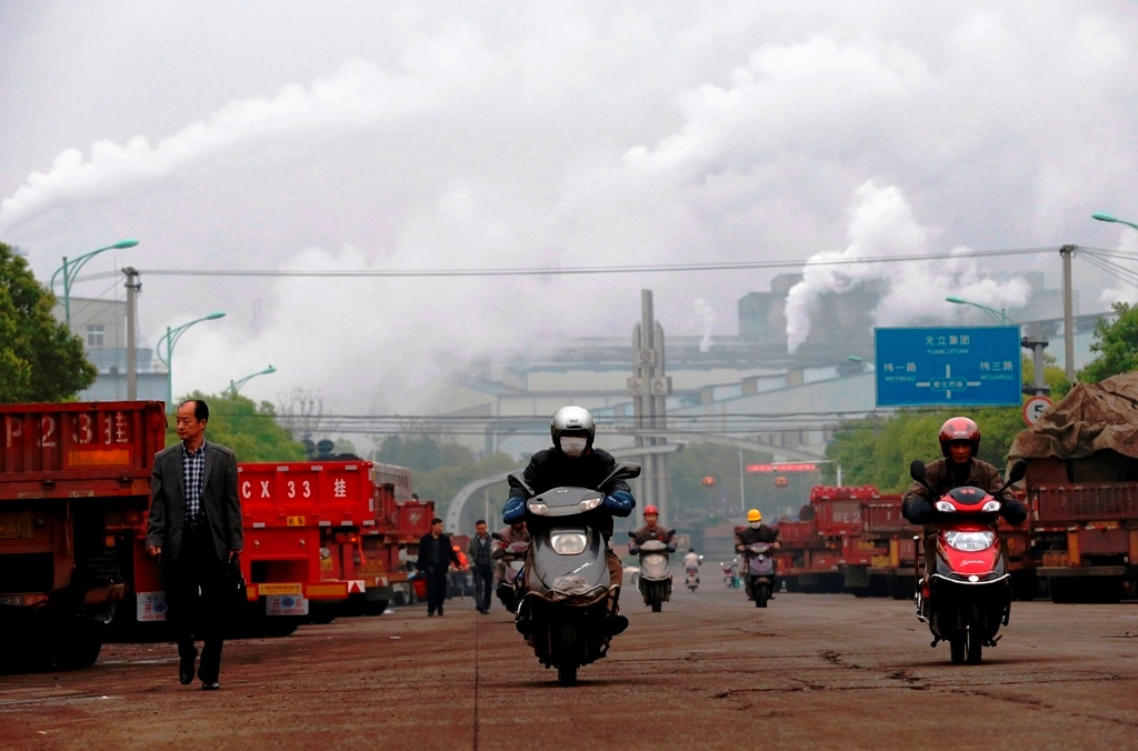 China's Factory Activity Steadies but Growth Concerns Persist | IBTimes UK